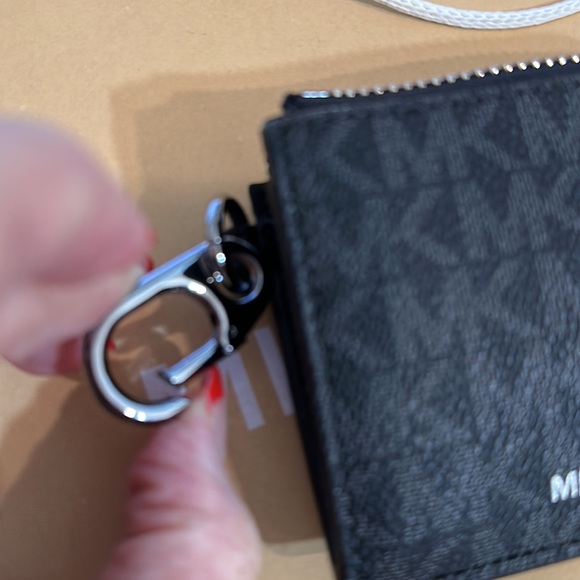 NWT Michael Kors Zip Wallet - Picture 6 of 6